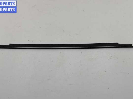 Молдинг стекла двери задней левой наружный OP2353645 на Opel Vectra B (1995-2002)