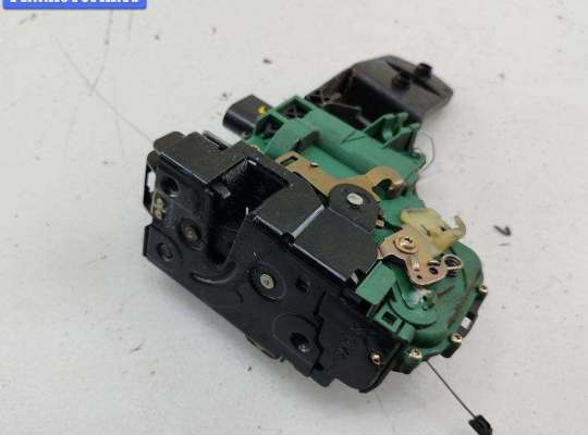 купить Замок двери передней правой на Volkswagen Passat B5+ (GP)