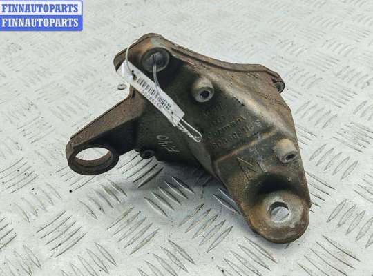 Кронштейн КПП опорный VG2733418 на Volkswagen Passat B5