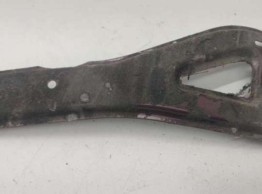 купить Кронштейн крепления крыла переднего левого на Audi A6 C4 (1994-1997)