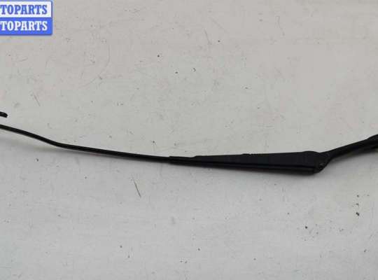 Щеткодержатель (поводок стеклоочистителя) передний VG2761661 на Volkswagen Passat B5