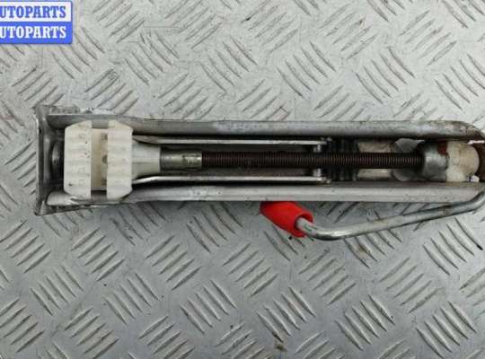 Домкрат AU1750672 на Audi A4 B5 (1994-2001)