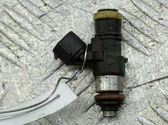 Форсунка топливная VG2756829 на Volkswagen Passat B6