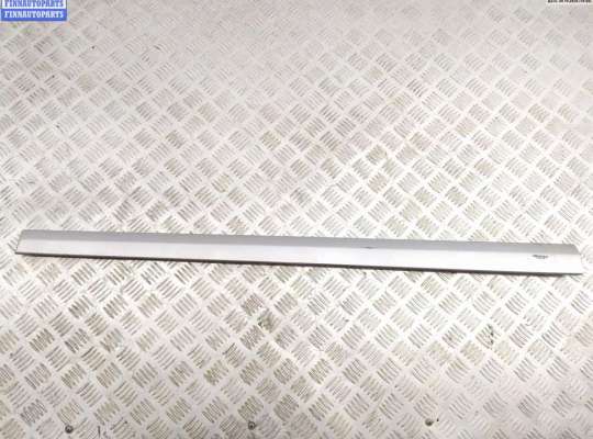 Молдинг двери передней левой MB1488123 на Mercedes C-Class W203 (2000-2006)