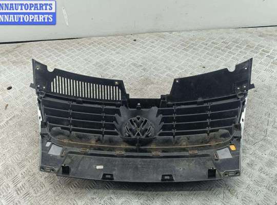 купить Решетка радиатора на Volkswagen Passat B6