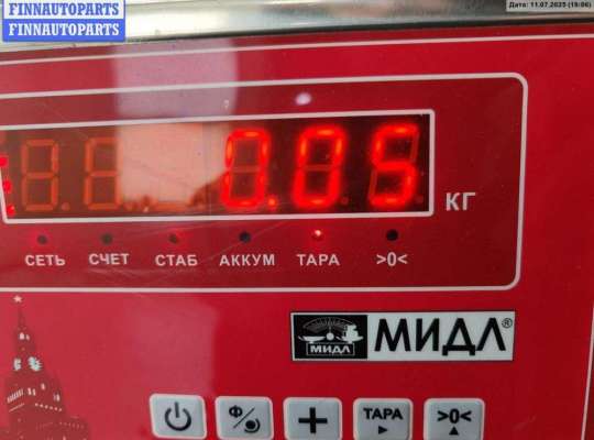 купить Накладка декоративная на торпедо на Ford Focus II (2004-2011)