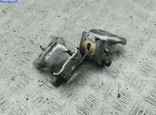 купить Петля двери передней левой на Peugeot 307