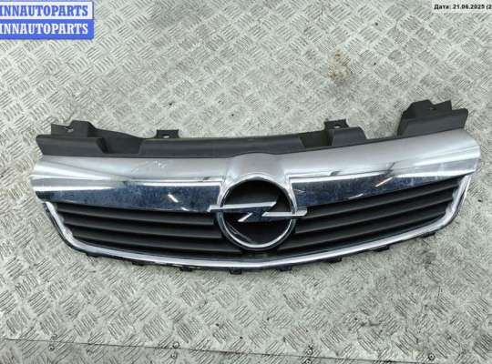 купить Решетка радиатора на Opel Zafira B (2004-2014)