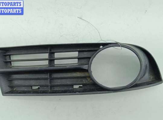 купить Рамка фары противотуманной правой на Volkswagen Caddy (2004-2010)
