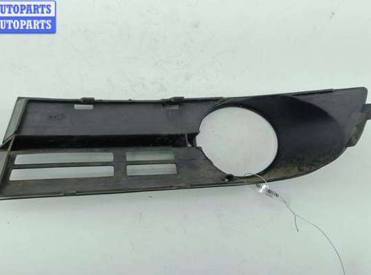 купить Рамка фары противотуманной правой на Volkswagen Caddy (2004-2010)