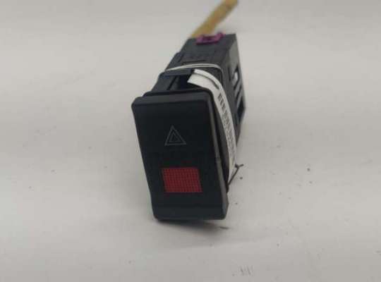 купить Кнопка аварийной сигнализации (аварийки) на Audi 100 C4 (1991-1994)