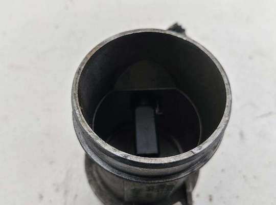 Датчик расхода воздуха (ДМРВ) на Audi A6 (C5)