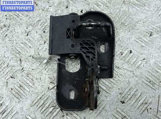 купить Ответная часть (скоба) замка двери на Volkswagen Passat B6