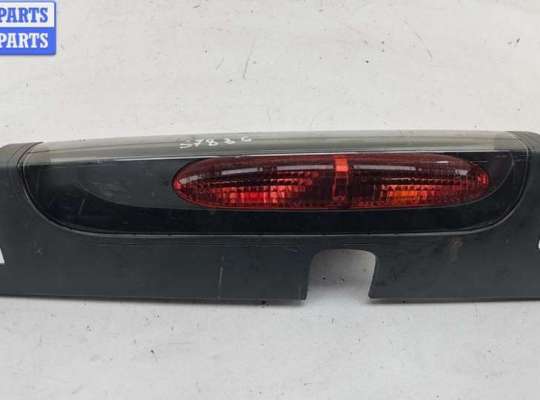 Фонарь задний на Opel Vivaro A