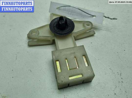 купить Кронштейн крепления на Volkswagen Passat B5