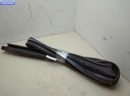 купить Уплотнитель двери передней левой на Volkswagen Transporter T5