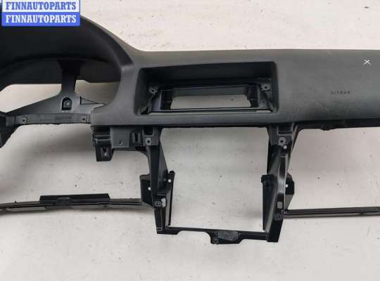 Панель передняя салона (Торпедо) на Volkswagen Bora (1J2)