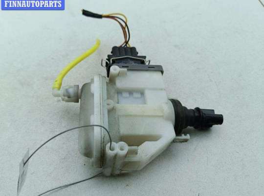 купить Активатор (привод) замка двери передней правой на Volkswagen Passat B4