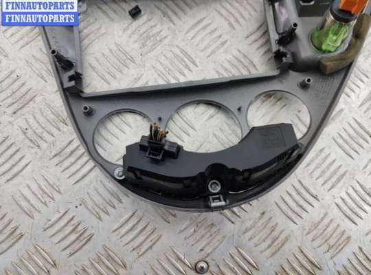 купить Рамка магнитолы на Ford Focus I (1998-2005)