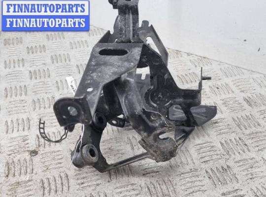 купить Кронштейн крепления на Volkswagen Passat B5