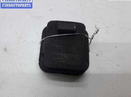 купить Кронштейн радиатора на Volkswagen Passat B5