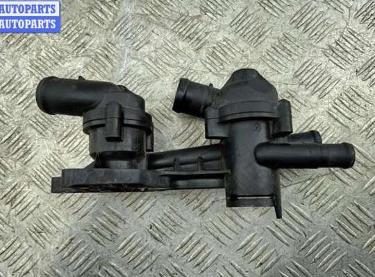 Корпус термостата VG2756618 на Volkswagen Passat B6