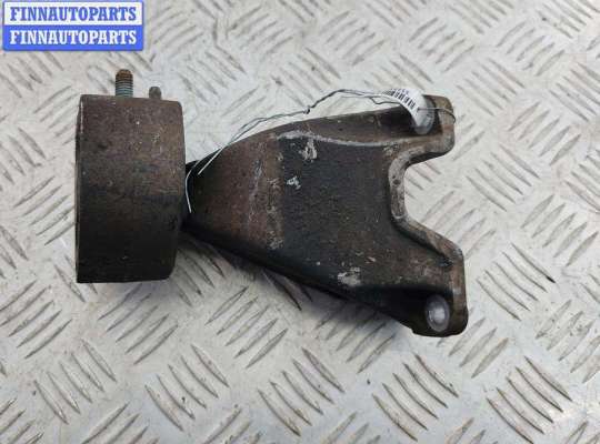 купить Кронштейн КПП опорный на Volkswagen Passat B5