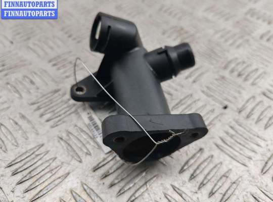 купить Фланец (тройник) системы охлаждения на Volkswagen Passat B5