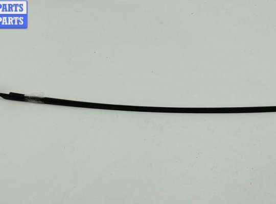 Молдинг лобового стекла VG2718229 на Volkswagen Passat B5+ (GP)