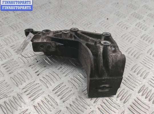 купить Кронштейн двигателя опорный на Volkswagen Transporter T4