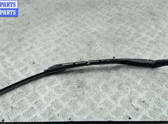 купить Щеткодержатель (поводок стеклоочистителя) передний на Audi A4 B6 (2001-2004)