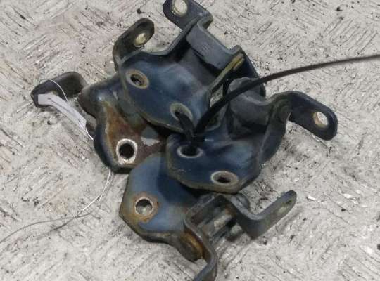 купить Петля двери передней правой на Mazda 626 (1997-2002) GF/GW