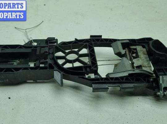 купить Корпус (держатель) ручки двери задней левой на Volkswagen Passat B6