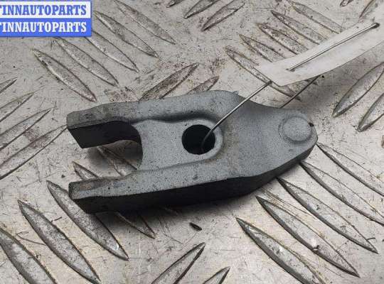 купить Скоба (кронштейн) крепления форсунки на Opel Insignia A (2008-2017)