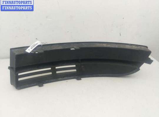 Решетка (заглушка) бампера на Volkswagen Touran I (1T)