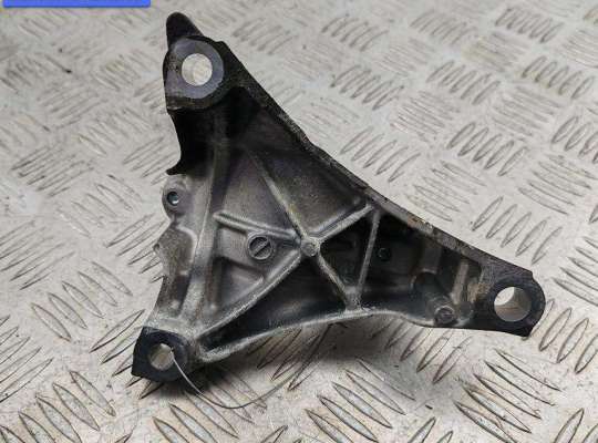 купить Кронштейн крепления на Mazda 3 (2018- ) BP