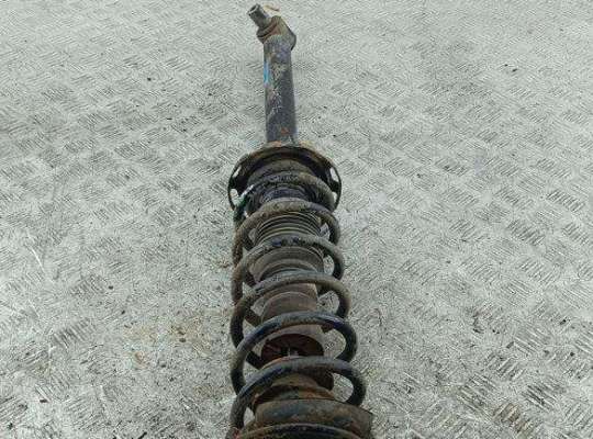 Стойка подвески задняя правая AU1667570 на Audi A4 B5 (1994-2001)