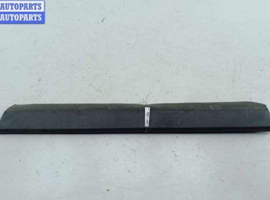купить Молдинг двери задней правой на Volkswagen Passat B5