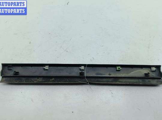 купить Молдинг двери задней правой на Volkswagen Passat B5