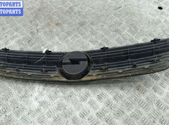 купить Решетка радиатора на Opel Vectra C (2002-2008)