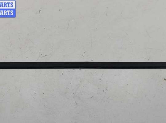 Молдинг двери передней правой SK488163 на Skoda Octavia mk1 (A4 1U) 1996-2010