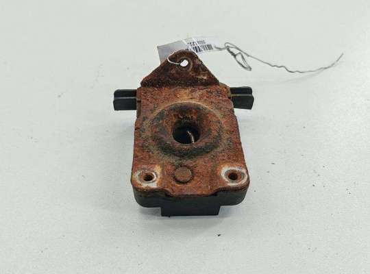 Купить Замок капота на BMW 3 E46 (1998-2006) Замок капота BM3611509 на BMW 3 E46 (1998-2006)
