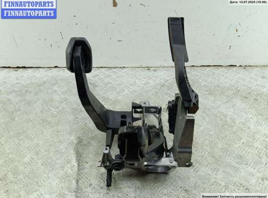 Узел педальный AU1545764 на Audi A4 B6 (2001-2004)