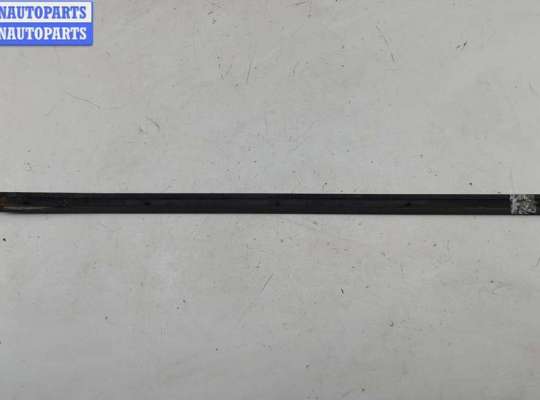 купить Молдинг двери передней правой на Volkswagen Passat B5