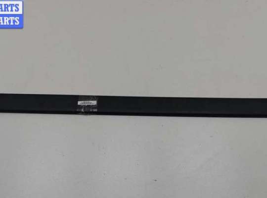 купить Молдинг двери задней правой на Volkswagen Sharan (2000-2010)