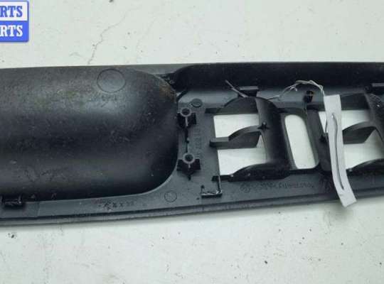 купить Ручка двери внутренняя передняя левая на Volkswagen Golf-4