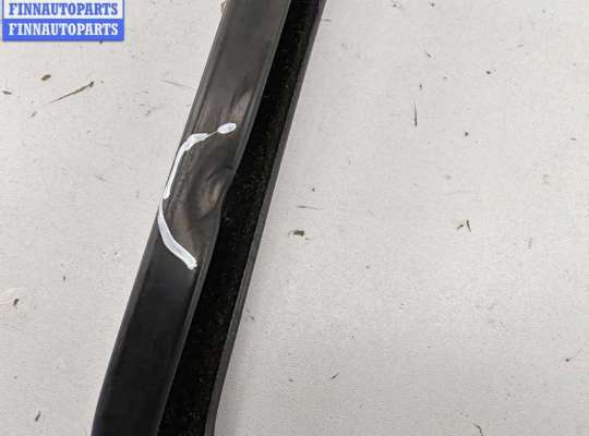 купить Уплотнитель двери задней правой на Volkswagen Sharan (2000-2010)