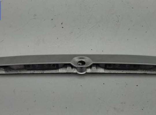 Накладка подсветки номера OP2376445 на Opel Zafira A (1999-2005)