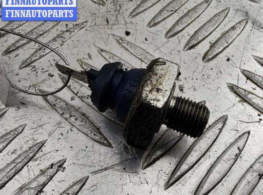 купить Датчик давления масла на Volkswagen Passat B4