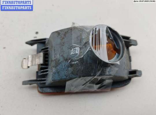 Поворотник передний на Volkswagen Golf III (1H)